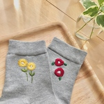 手縫い刺繍＊〜特別なお出かけの日に〜左右柄違い靴下(simple グレー)