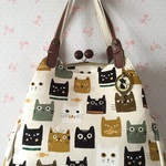 ねこねこにゃんこのがま口バッグ（L）