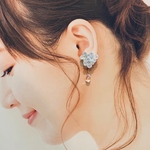 水滴の揺れる紫陽花イヤリング