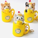 黄色いコーヒーカップに入っちゃった猫ちゃん（グレー）