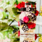 2色の薔薇のハーバリウム　カメリア