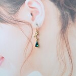 ボタニカルのフラワーAとスワロのティアドロップ（5色）♡ピアス・イヤリング♪【K18・14kgf対応】