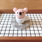 ꫛꫀꪝ✧‧˚ほのぼのくまさんのouchi cafe𖠚ᐝ（薄ピンク色のくまさん✩ミニミニカップ白）ミニミニコースター付き◡̈⋆