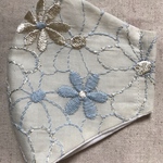 接触冷感　夏用マスク　高級コットンレース　　マーガレット刺繍　ブルーフラワー　