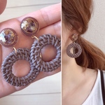 ボタニカルブローチのラタンピアス