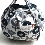 『Colon●巾着bag 』(大)■北欧テイスト／stamp flower(ブラック)