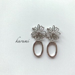 再入荷‼️シルバーフラワー❁ピアス＆イヤリング
