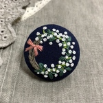 かすみ草ハーフリース　刺繍ブローチ/ヘアゴム