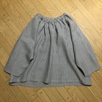 ストライプリネンのプルオーバー　生成り×ダークネイビー