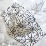 🎀　送料無料　抗菌防臭ガーゼ　夏用　フルカバー　立体マスク　レース　マーガレット　刺繍　花柄　大人用　1枚
