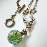 ［妖精珠:星空妖精の硝子核(蛍籠)]  妖精と心を通わせる蓄光魔法具ペンダント
