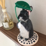 羊毛フェルト　ブルーオター　梅雨うさぎ