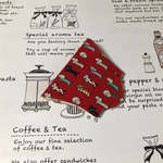 仮置きマスクケース立体用   並んだねこ(レッド)