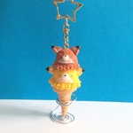 【12星座シリーズ】ふたごきつねのアイスキーホルダー(チョコバナナ味)