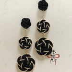 【送料無料】水引ピアス　梅結び《黒&ベージュ》