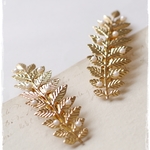 再販-leaf barrette with pearl-