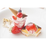 ストロベリー サンデー&クッキーサンド　バッグチャーム