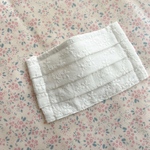 【新柄②】＊プリーツマスク＊　大人小さめ　女性用　コットンレース花　オフホワイト