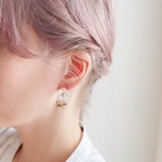  brown / bloom  モノトーン flowerピアス/イヤリング　リボン