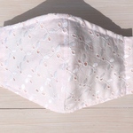 受注生産　裏地新色サーモンピンク色❣️保冷剤入れポケット付きMサイズ夏用レースマスク」2枚以上送料無料❣️プレゼント付❣️