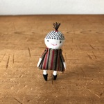 girl ブローチ