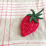 いちごのブローチ～strawberry 