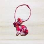 【再販】うさぎとお花＊レジンのキーホルダー（かすみ草）パープル×ピンク
