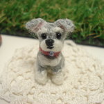 犬　ミニチュアシュナウザー　小　イヤホンジヤック、ストラップ、ドールハウス
