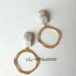 グレーマーブル×ゴールドリングピアス