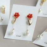 小花とバロックパールのピアス/イヤリング