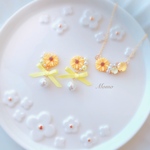 《SWAROVSKI》向日葵×ビジュー 2点セット♡ピアスorイヤリング♡ネックレス（ニッケルフリー）