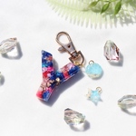 イニシャルキーホルダーと海パーツ