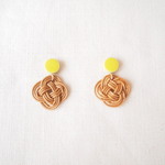 【NEW】小丸美濃焼×ラタン水引ピアス（ビビットイエロー）