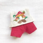 キノコの刺繍Tシャツ①