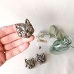 ● Brooch ● cat