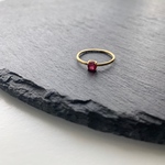 【7月誕生石】ルビーのひと粒シンプル夏色リング　ツヤタイプ