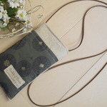 リバティ　スマホiphoneポシェット　フェアリークロック黒　YOSHIE