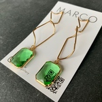 2連 の変形 ゴールド フープ に グリーン と グレー の ビシュー ピアス