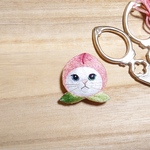 ネコの刺繍ブローチ  〜魅惑のピーチ〜