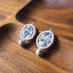 刺繍のピアス/イヤリング【モダンモザイクタイルスタイル━グリーン】
