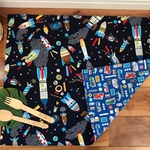 【S様オーダー品】大きなリバーシブルランチョンマット～ロケットで宇宙旅行～