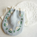 花刺繍　巾着ポーチ　Blue