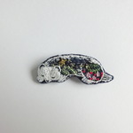 刺繍ブローチ　星空オコジョ