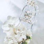 【プリザーブドフラワー／ガラスの靴リングピロー】白い胡蝶蘭が夢見る幸せと白い薔薇とブルースターの祝福