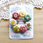 お花刺繍のリースクリップ