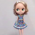 （Discount!💓）東欧調プリントコットンの膝丈ワンピース　ブライス　リカちゃん　アウトフィット