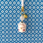 ６月の誕生石・愛を伝える石・ムーンストーンとまねき猫の根付け