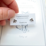 silver 蜂ピアス　樹脂ピアス