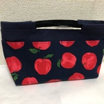 シンプルリンゴのバッグインバッグ。