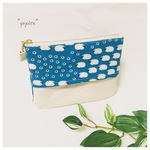 ブルーひつじ×生成り ラミネート＊ティッシュポーチ